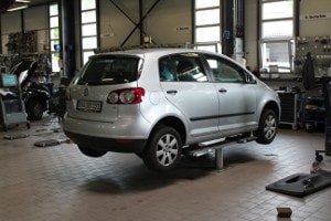 Oprava VW Sharan v autorizovaném servisu