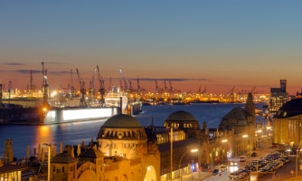 Hamburg bei Sonnenuntergang