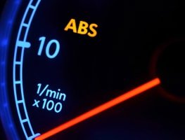 ABS leuchtet - ein Symptom eines defekten ABS Sensors, der zu wechseln ist