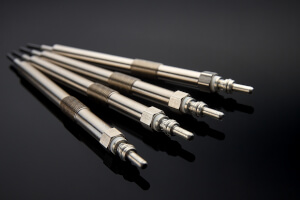 Nahaufnahme vierer Glühkerzen