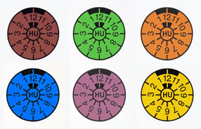 Hauptuntersuchung-Plakette in 6 verschiedenen Farben