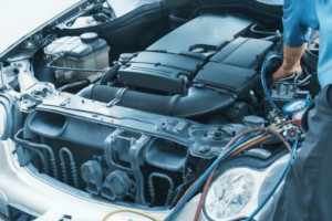 Klimaanlage-Reparatur in der Werkstatt 