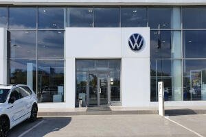 VW-Händler von außen